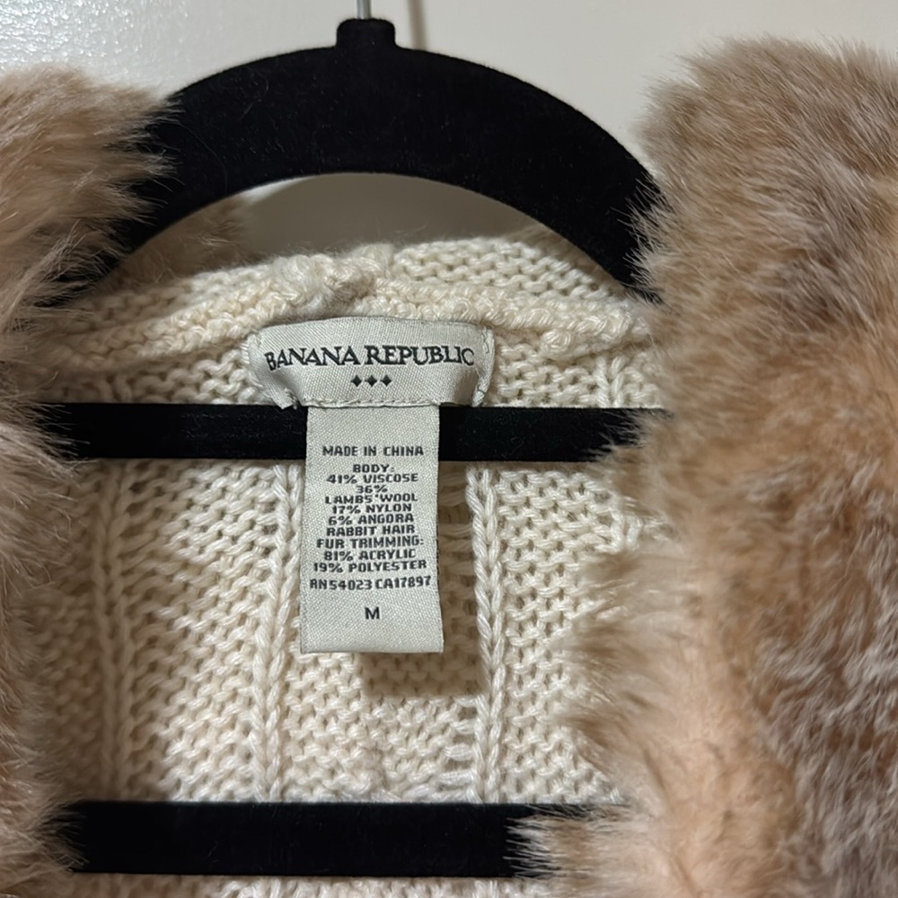 Banana Republic Cream Cable Knit Cardigan with Faux Fur Collar hoodie. - Picture 2 of 8